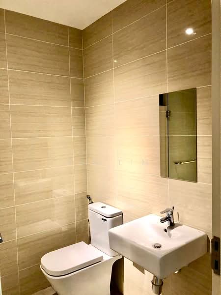 Servis Apartment untuk Dijual di Setia SKY Residences - Yen Lim - Bathroom - PropertyGuru.com.my