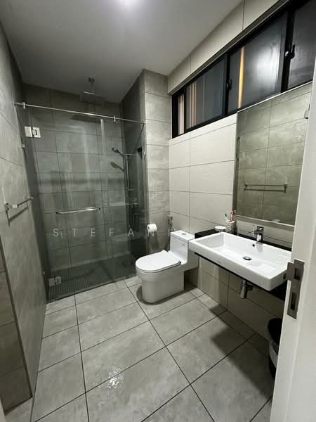 Servis Apartment untuk Disewa di The Sentral Suites - Stefanie Yii - Bathroom - PropertyGuru.com.my