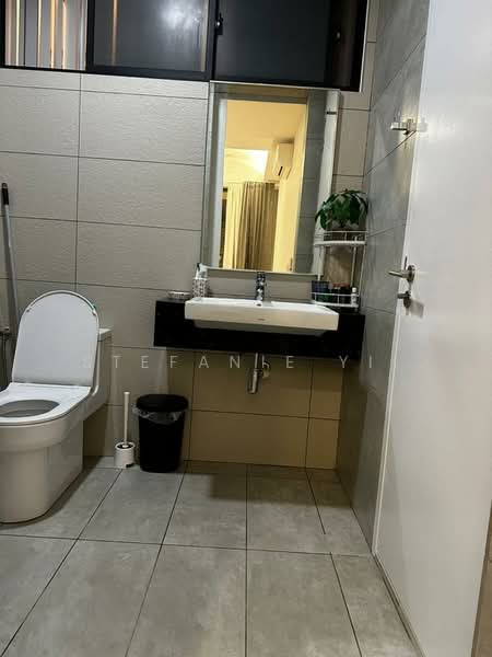 Servis Apartment untuk Disewa di The Sentral Suites - Stefanie Yii - Bathroom - PropertyGuru.com.my