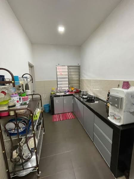 1-storey Terraced House for Sale in Taman Perling (Perling) - Chuan Hong Kee - Kitchen - PropertyGuru.com.my