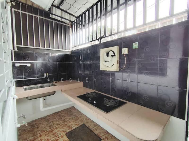 1-storey Terraced House for Sale in Taman Perling (Perling) - Lesley Tan - Kitchen - PropertyGuru.com.my