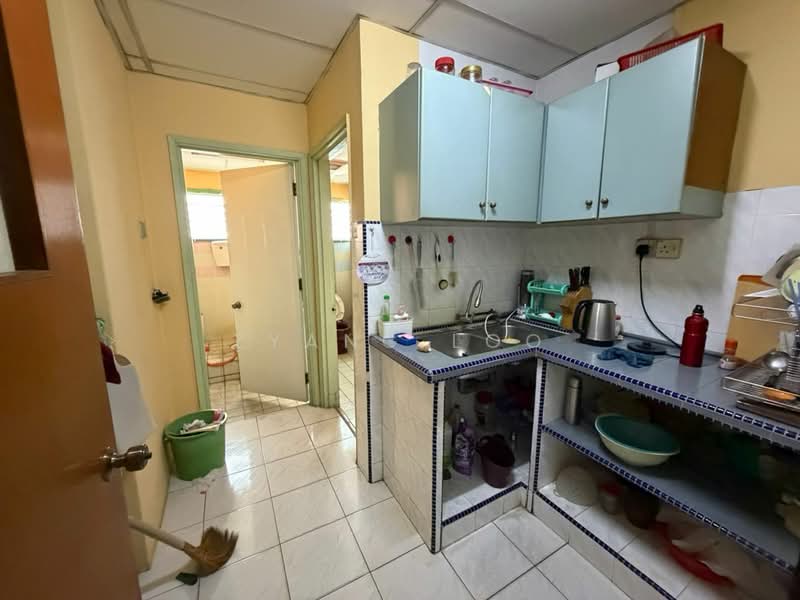 Usj 4 untuk Untuk Dijual - RM 2,400,000, Mac 2026 - Kitchen - PropertyGuru.com.my