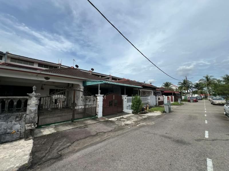 1-storey Terraced House for Sale in Taman Flora Heights (Pasir Gudang) - Jemie . - Exterior - PropertyGuru.com.my