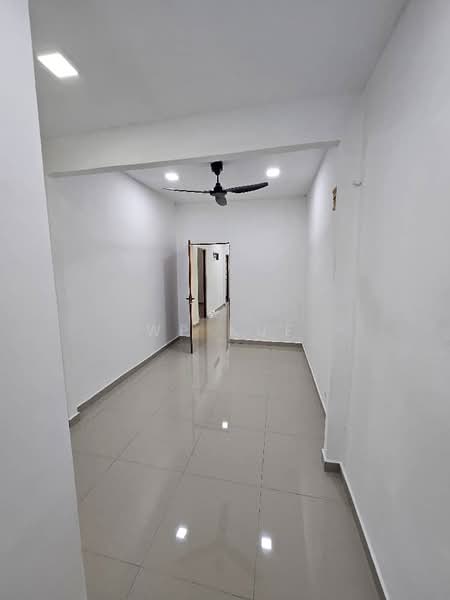 1-storey Terraced House for Sale in Bukit Beruntung (Selangor) - WP Kue - Corridor - PropertyGuru.com.my