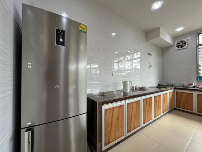 Cluster House for Sale in Taman Sutera Utama (Skudai) - Winson Tan - Kitchen - PropertyGuru.com.my