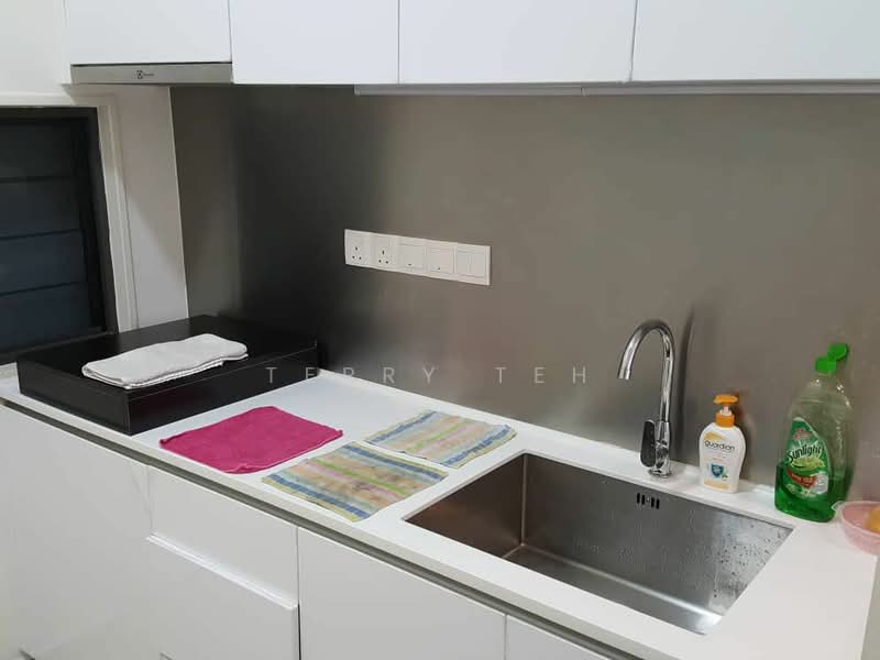 Service Residence for Sale at Petalz Residences - Terry Teh - Kitchen - PropertyGuru.com.my