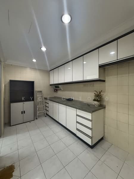 Tiara Duta untuk Untuk Disewa - RM 1,900 /bulan, Mac 2026 - Kitchen - PropertyGuru.com.my