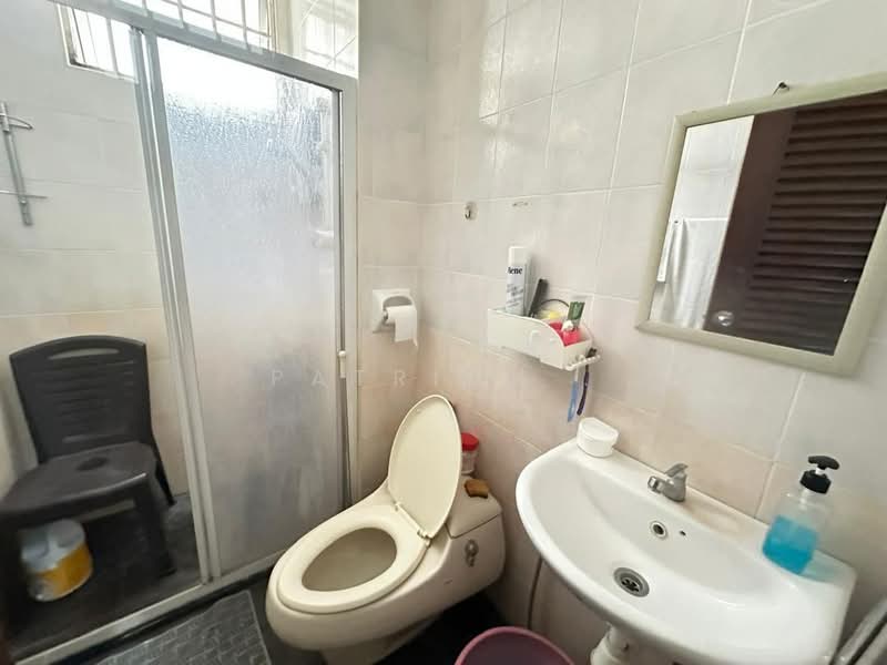 3-storey Terraced House for Sale in Tanjung Bungah (Penang) - Patrick . - Bathroom - PropertyGuru.com.my