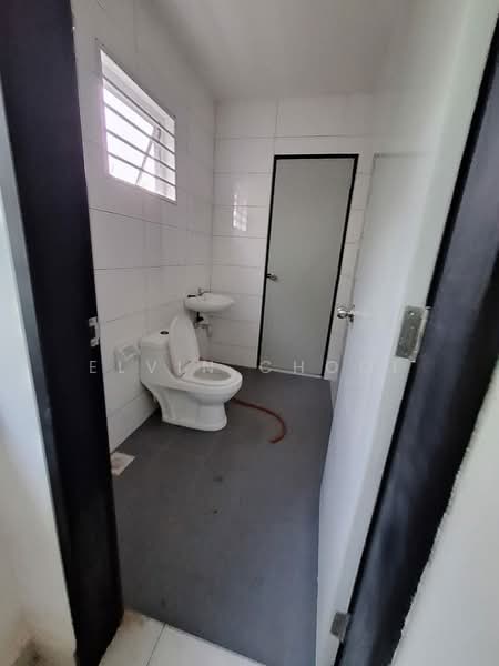 Rumah Teres 2 Tingkat untuk Dijual di Semenyih (Selangor) - Elvin Chooi - Bathroom - PropertyGuru.com.my