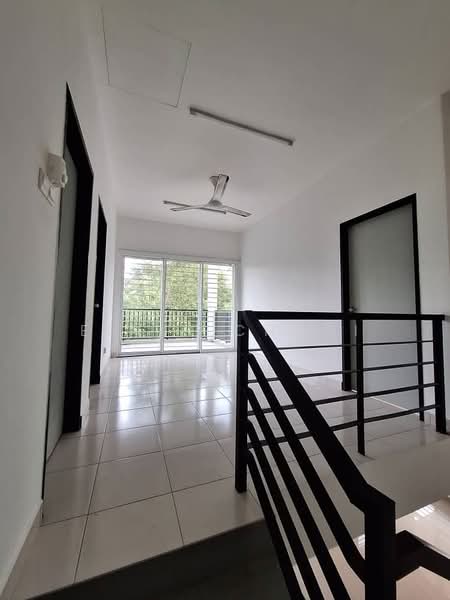 Rumah Teres 2 Tingkat untuk Dijual di Semenyih (Selangor) - Elvin Chooi - Corridor - PropertyGuru.com.my