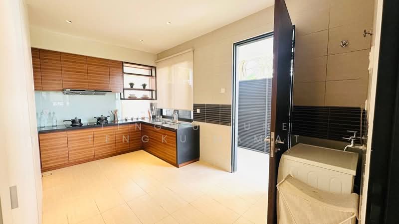 Bungalow for Sale in Bandar Seri Putra (Bangi) - Tengku June Tengku Mamat - Kitchen - PropertyGuru.com.my