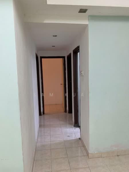 Apartment for Sale at Vista Seri Alam - Sam Kuan - Corridor - PropertyGuru.com.my