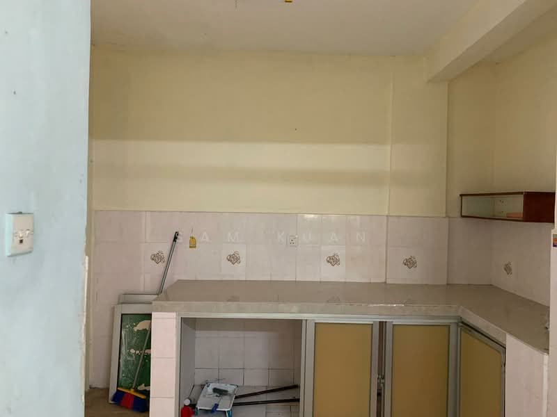 Apartment for Sale at Vista Seri Alam - Sam Kuan - Kitchen - PropertyGuru.com.my