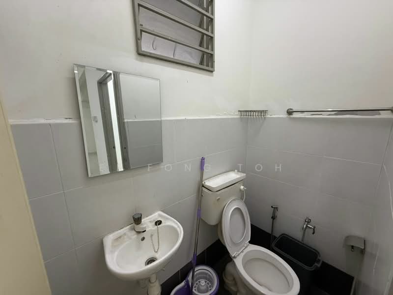 2-storey Terraced House for Sale in Taman Nusantara (Iskandar Puteri (Nusajaya)) - Ee Fong Toh - Bathroom - PropertyGuru.com.my