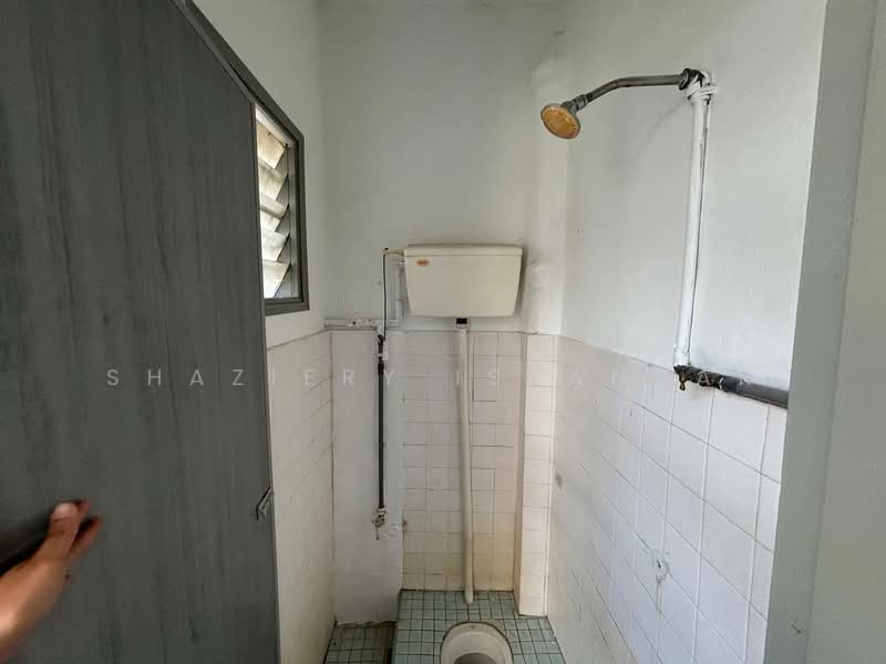 Taman Sri Gombak untuk Untuk Disewa - RM 1,550 /bulan, Mac 2026 - Bathroom - PropertyGuru.com.my