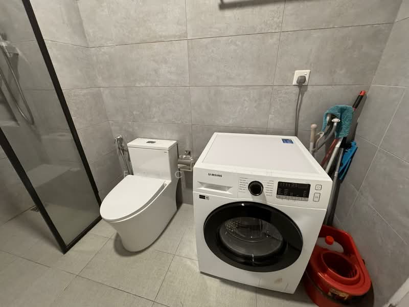 Servis Apartment untuk Disewa di Cubic Botanical - Eric Chin - Bathroom - PropertyGuru.com.my