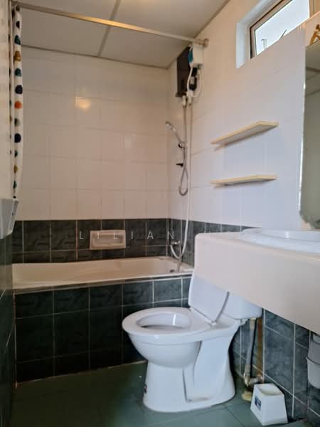 Amadesa Resort Condominium untuk Untuk Disewa - RM 1,500 /bulan, Mac 2026 - Bathroom - PropertyGuru.com.my