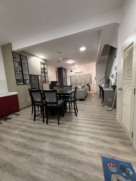 Untuk Disewa - Charisma, Setia Alam