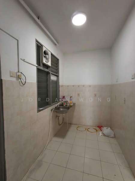 Villa Krystal @ Bandar Selesa Jaya untuk Untuk Dijual - RM 298,000, Mac 2026 - Kitchen - PropertyGuru.com.my
