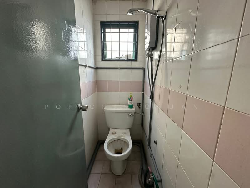 Shop / Office for Sale in Usj 9 (Subang Jaya) - Poh Chin Chuan - Bathroom - PropertyGuru.com.my