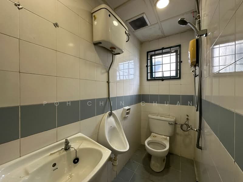 Shop / Office for Sale in Usj 9 (Subang Jaya) - Poh Chin Chuan - Bathroom - PropertyGuru.com.my