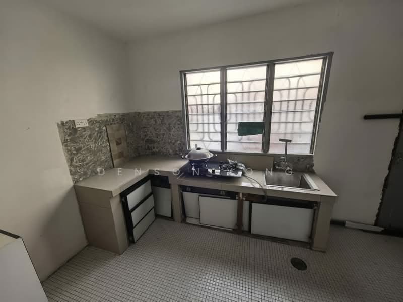 Taman Sri Semenyih untuk Untuk Disewa - RM 1,200 /bulan, Mac 2026 - Kitchen - PropertyGuru.com.my