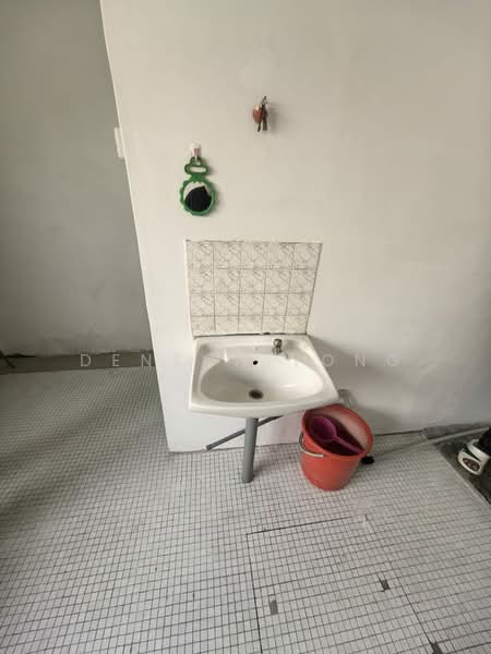 Taman Sri Semenyih untuk Untuk Disewa - RM 1,200 /bulan, Mac 2026 - Bathroom - PropertyGuru.com.my