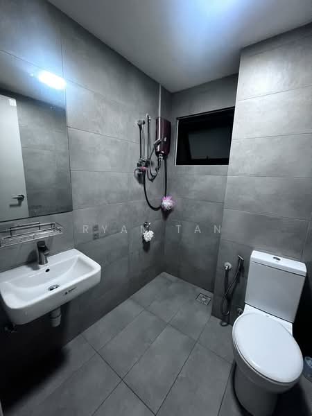 Savio @ Riana Dutamas untuk Untuk Disewa - RM 2,200 /bulan, Apr 2026 - Bathroom - PropertyGuru.com.my