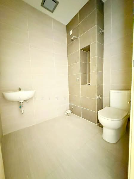 2-storey Terraced House for Sale in Sepang (Selangor) - Azizirrahim . - Bathroom - PropertyGuru.com.my