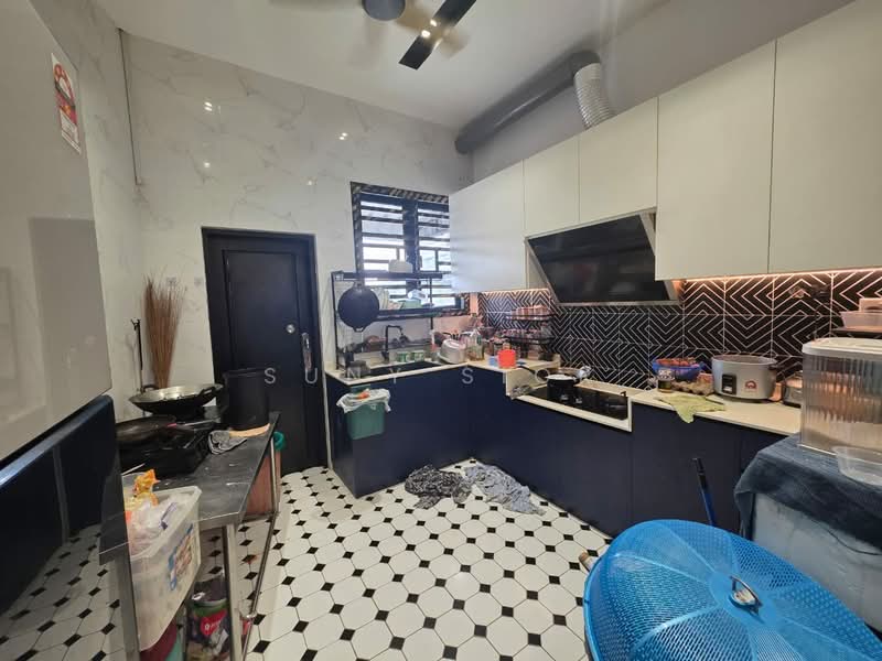 Bandar Putra Kulai Single Sty Terrace House Corner lot untuk Untuk Dijual - RM 1,200,000, Mac 2026 - Kitchen - PropertyGuru.com.my