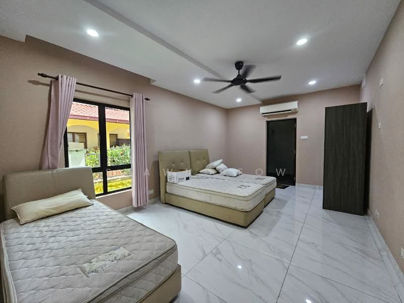 Bungalow for Sale in Bukit Rimau (Shah Alam) - Shawn Seow - Bedroom - PropertyGuru.com.my