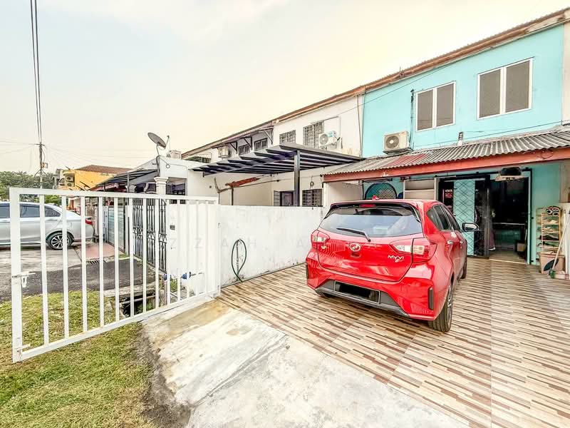 Double Storey Cluster Terrace Seksyen 18 untuk Untuk Dijual - RM 350,000, Mac 2026 - Exterior - PropertyGuru.com.my