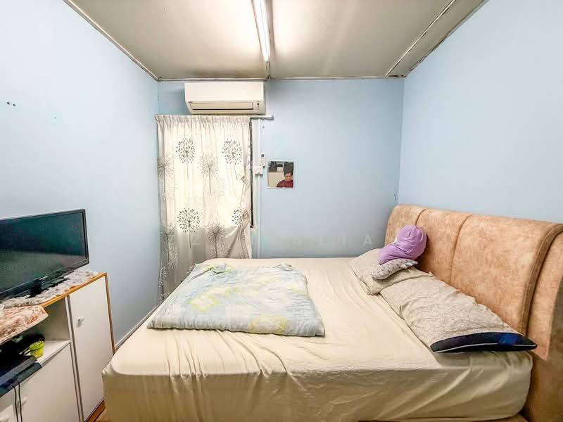 Double Storey Cluster Terrace Seksyen 18 untuk Untuk Dijual - RM 350,000, Mac 2026 - Bedroom - PropertyGuru.com.my