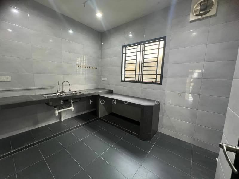 2-storey Terraced House for Sale in Skudai (Johor) - Ee Fong Toh - Kitchen - PropertyGuru.com.my