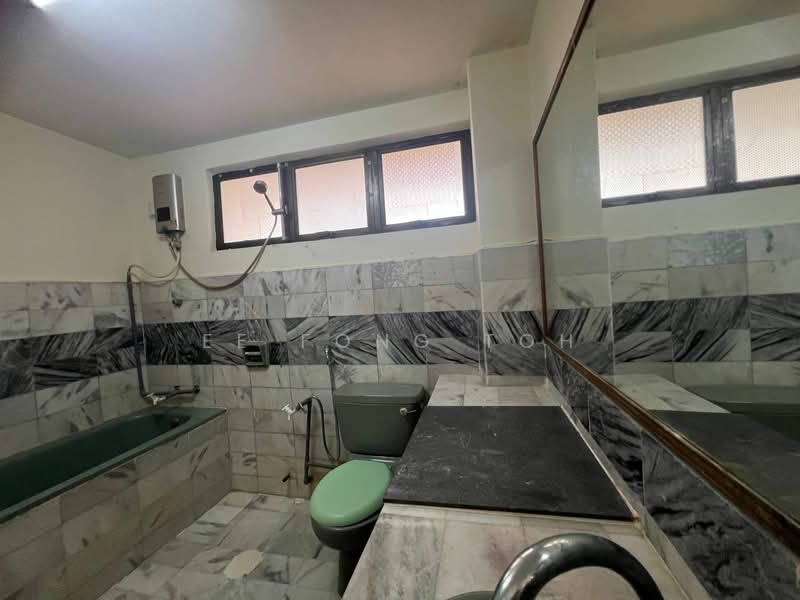 2-storey Terraced House for Sale in Skudai (Johor) - Ee Fong Toh - Bathroom - PropertyGuru.com.my
