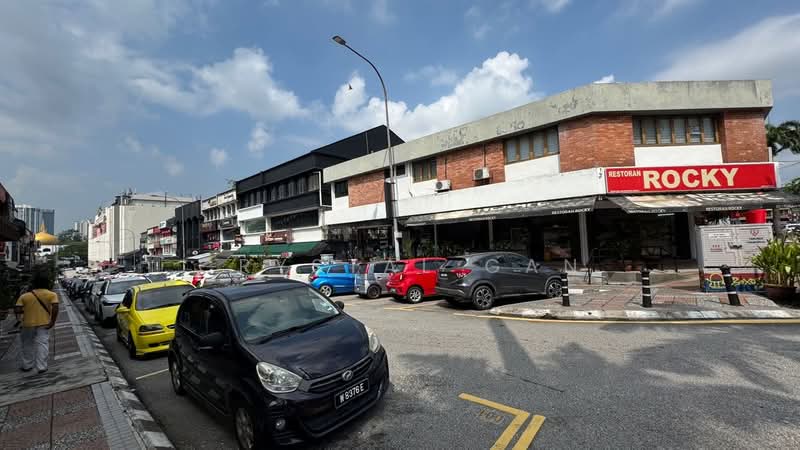 Shop / Office for Rent in Bangsar (Kuala Lumpur) - Crystal Gan - Exterior - PropertyGuru.com.my