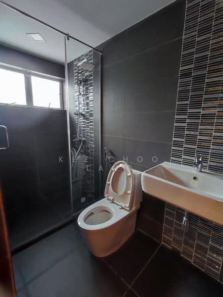 Rumah Berkembar untuk Dijual di Kota Kemuning (Shah Alam) - Anjoe Tang - Bathroom - PropertyGuru.com.my