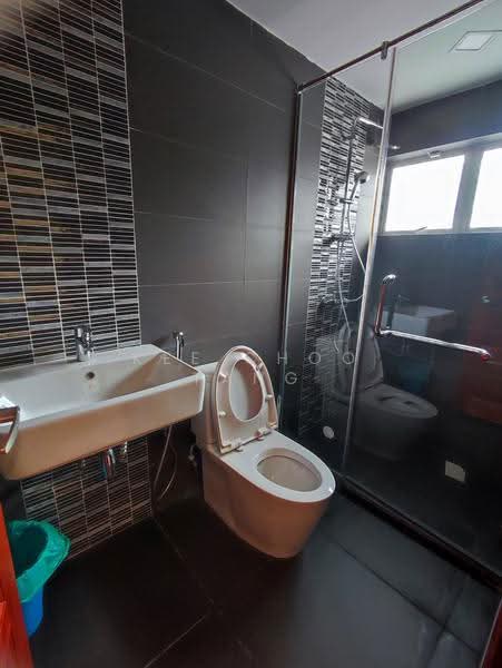 Rumah Berkembar untuk Dijual di Kota Kemuning (Shah Alam) - Anjoe Tang - Bathroom - PropertyGuru.com.my