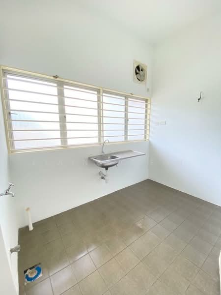 2-storey Terraced House for Sale in Setia Indah (Setia Alam) - Elaine Cheah - Kitchen - PropertyGuru.com.my