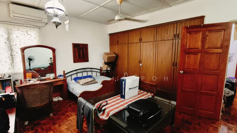 2-storey Terraced House for Sale in Damansara Jaya (Petaling Jaya) - Felicia Poh - Bedroom - PropertyGuru.com.my