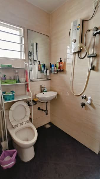 2-storey Terraced House for Sale in Damansara Jaya (Petaling Jaya) - Felicia Poh - Bathroom - PropertyGuru.com.my