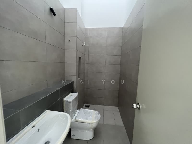 2-storey Terraced House for Sale in Telok Panglima Garang (Selangor) - Miki You - Bathroom - PropertyGuru.com.my