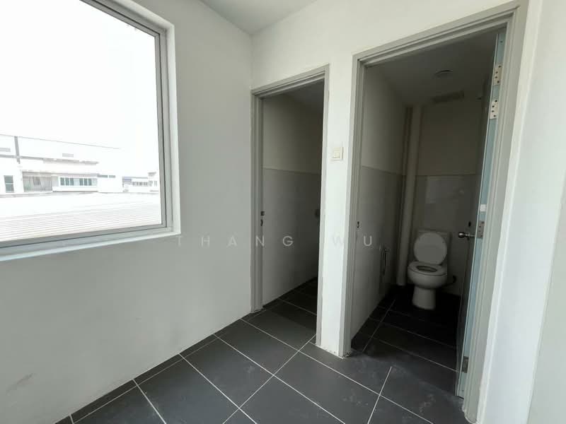 Factory for Rent in Pulau Pinang (Jelutong) - Thang Wu - Bathroom - PropertyGuru.com.my