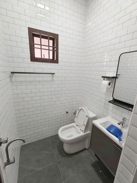 Cluster House for Sale in Bukit Indah (Iskandar Puteri (Nusajaya)) - Chuan Hong Kee - Bathroom - PropertyGuru.com.my