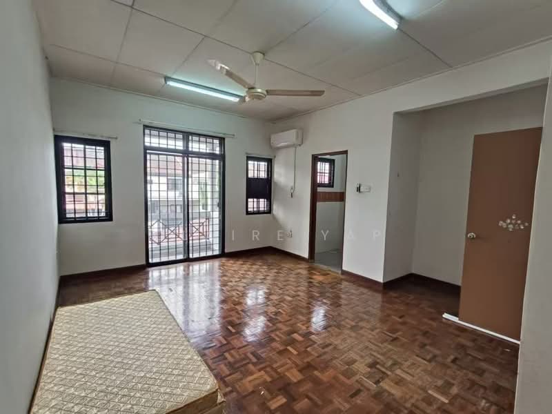 2-storey Terraced House for Sale in Bandar Baru Permas Jaya (Permas Jaya) - Claire Yap - Living Room - PropertyGuru.com.my