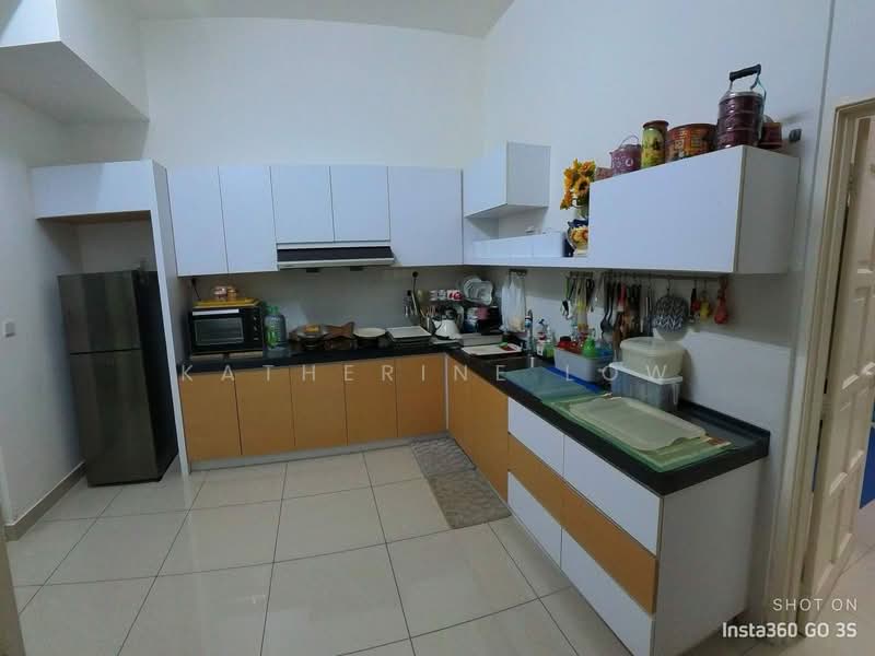 Cluster House for Sale in Taman Seri Austin (Tebrau) - Katherine Low - Kitchen - PropertyGuru.com.my