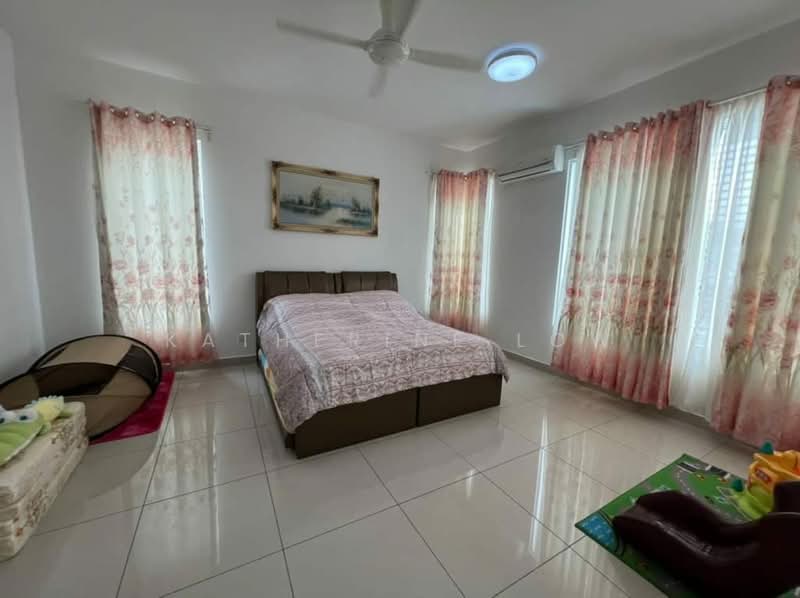 Cluster House for Sale in Taman Seri Austin (Tebrau) - Katherine Low - Bedroom - PropertyGuru.com.my