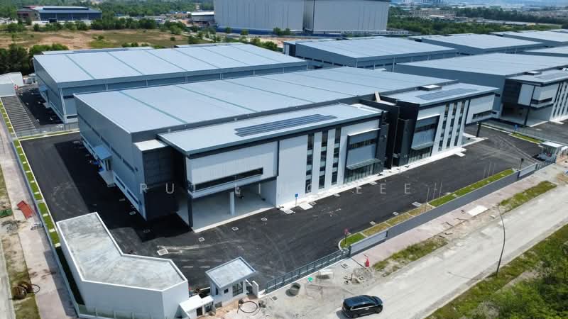 1.5-Storey Semi Detached Factory, 218' x 278', Shah Alam untuk Untuk Disewa - RM 96,382 /bulan, Mac 2026 - Exterior - PropertyGuru.com.my