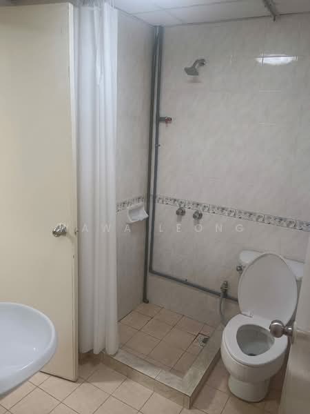 Condominium for Rent at Vista Damai - Wawa Leong - Bathroom - PropertyGuru.com.my