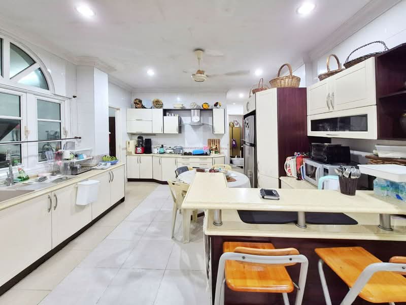 Semi-Detached House for Sale in Taman Tun Dr Ismail (Kuala Lumpur) - Fatin Azemi - Kitchen - PropertyGuru.com.my